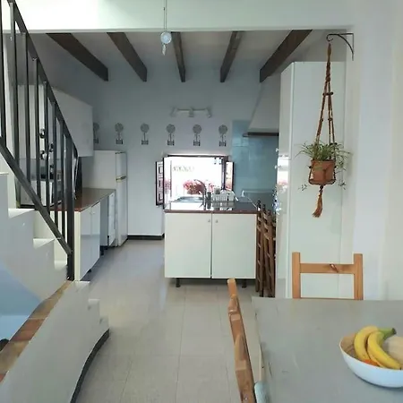 Holiday home Quirky Townhouse With A Seaview Roof Terrace Oliva