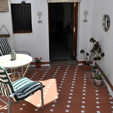 Quirky Townhouse With A Seaview Roof Terrace Oliva