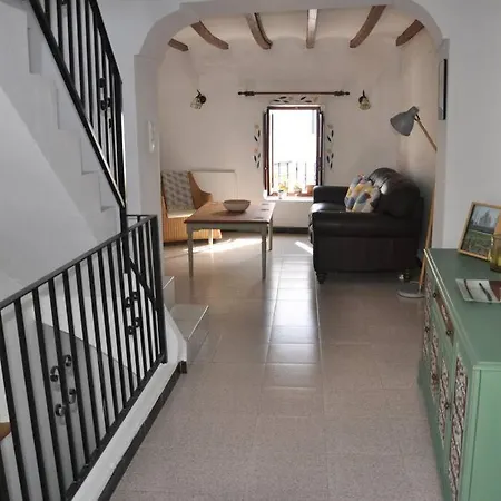 Quirky Townhouse With A Seaview Roof Terrace *